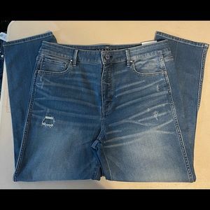 BNWT Women’s White House Black Market size 14 Straight Crop Destroy Jeans